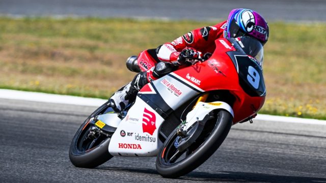 Pebalap Astra Honda Racing Team (AHRT) yakni M. Kiandra Ramadhipa dan Veda Ega Pratama siap taklukan sirkuit Nevers Magny Cours di akhir pekan I Astra Motor Kaltim 2