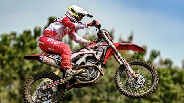 Arsenio Algifari, pebalap muda AHRT berhasil naik podium pada seri ketiga Kejurnas Motocross Indonesia 2025 kelas MX2 pada 26–27 Juli lalu di Sirkuit Akmil, Magelang, Jawa Tengah I ISTIMEWA