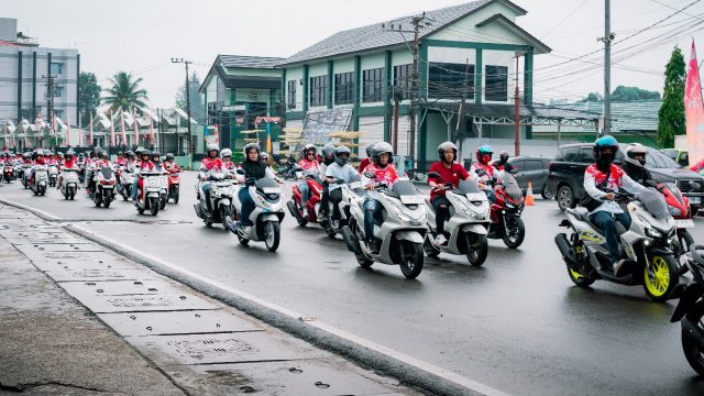 Astra Motor Kalimantan Timur 2 rayakan HUT Kemerdekaan Republik Indonesia yang ke 80 Tahun dengan cara unik bertajuk “Riding Merah Putih” pada Minggu (17/08) kemarin I ISTIMEWA