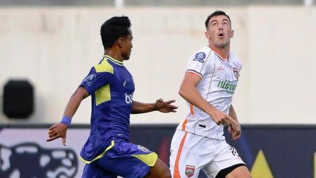 Aksi Peralta membeirkan gol pertama dalam pertandingan away berhadapan dengan Arema FC di pekan ke-10 BRI Supe League 25/26 I Photo : FB @Borneo FC Samarinda