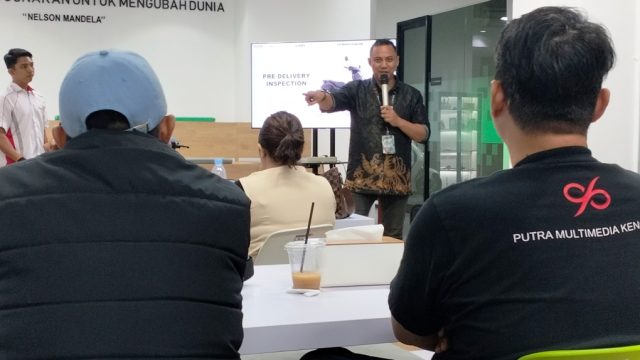 Astra Motor Kalimantan Timur 2 gelar program Berpacu Dengan Sinergi lewat kegiatan Honda Experience yang mengupas Pre Delivery Inspection sukses dilaksanakan pada Jumat, (26/09) lalu bersama dengan rekan jurnalis Samarinda dan sekitarnya I WADAHKATA.ID