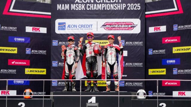Bintang Pranata Sukma (tengah) dan Abimanyu Bintang Fermadi (kiri) meraih podium ganda pada Race 2 TTC 2025 Round 5, Sepang, Malaysia (9/11) I ITC