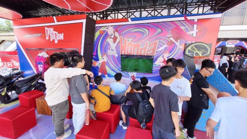 Astra Motor Kalimantan Timur 2 hadirkan kolaborasi spesial Honda BeAT x DanDanDan pada gelaran Honda Developmental Basketball League (DBL) with Kopi Gooday 2025-2026 East Kalimantan hingga Sabtu (14/02) akhir pekan mendatang I IST