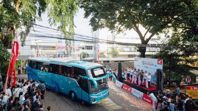 PT Astra Honda Motor (AHM) kembali mengajak masyarakat pengguna sepeda motor Honda untuk mengikuti fasilitas Mudik Balik Bareng Honda (MBBH) demi mendukung keselamatan dan kenyamanan menuju kampung halaman. Pada arus mudik MBBH 2026, AHM siap mengantarkan 2.400 pemudik menggunakan 38 unit bus menuju Yogyakarta, dan 22 unit bus meluncur ke Semarang. AHM juga menyediakan 32 truk untuk 1.200 unit sepeda motor menuju dua kota yang sama I IST