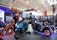 Antusiasme pengunjung mewarnai booth PT Astra Honda Motor saat melihat langsung All New Honda Vario 125 di ajang pameran IIMS 2026 I IST
