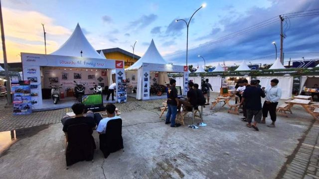 Honda AT Family Day kembali hadir diruang publik kota Samarinda pada 07-15 maret lalu dengan menghadirkan program spesial THR, "Tepat waktu ambil motor Honda dibulan Ramadhan" dengan keuntungan berlipat hemat hingga 8 Jutaan dengan uang muka mulai 1 jutaan dan potongan tenor hingga 4x I IST
