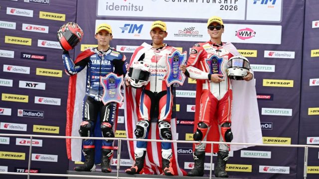 Pebalap Astra Honda Racing Team (AHRT) yakni Rheza Danica (#123) dan Herjun Atna Firdaus (#46) berhasil meraih dua podium pada gelaran perdana balap Asia Road Racing Championship (ARRC) 2026 yang digelar di Sepang International Circuit, Malaysia (11-12/4) kemarin I IST