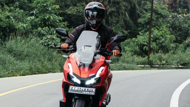 Astra Motor Kalimantan Timur 2 berikan tips #Cari_Aman mengenai cara menempatkan posisi tubuh yang benaragar terhindar dari kelelahan berlebih saat berkendara I IST