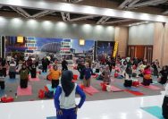 Momen kebersamaan para kartini masa kini dalam sesi “Zen on Wheels” di Safety Riding Park AHM (20/4) guna mendorong perempuan agar berkendara dengan aman, percaya diri, dan penuh kesadaran I IST