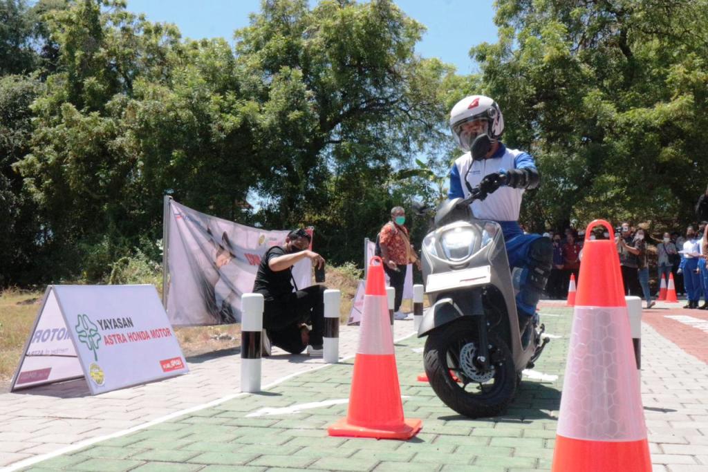 Yayasan Astra Honda Motor (Yayasan AHM) mengajak generasi muda menggunakan bahasa Gen Z dalam menyampaikan pesan keselamatan berkendara lewat gelaran Safety Riding Short Movie Contest 2026 (SMC 2026) yang akan berlangsung mulai 25 Mei hingga akhir Juli 2026 I IST