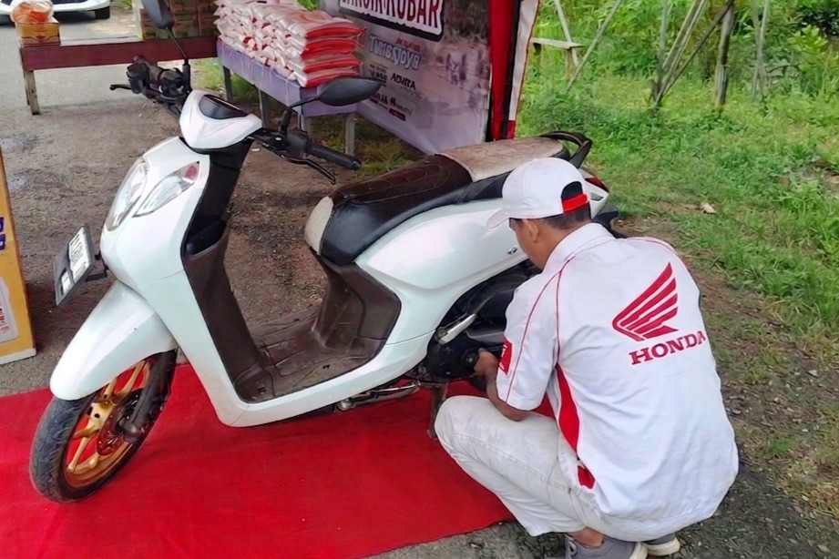 Astra Motor Kaltim 2 hadirkan layanan Honda Care berupa pengecekan motor dan ganti busi gratis untuk korban banjir Kutai Barat (Kubar) hingga 31 Mei I IST