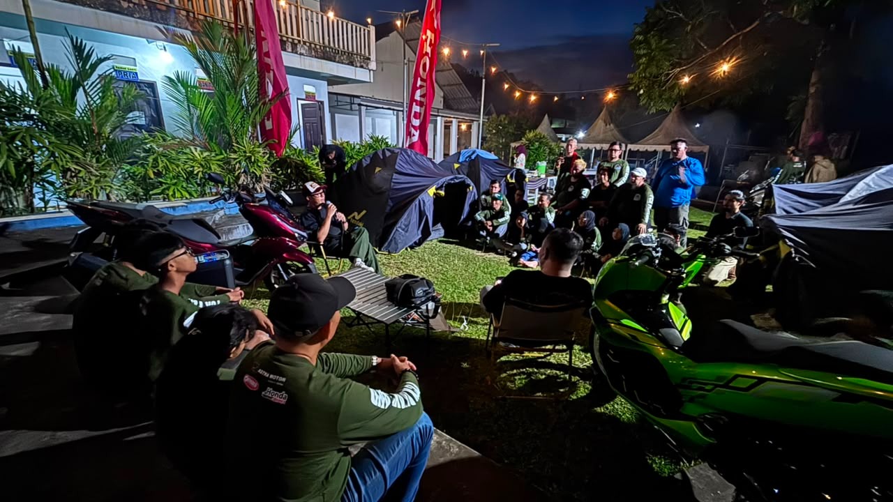 Keterangan Foto : Astra Motor Kalimantan Timur 2 sukses dekatkan hubungan para ayah yang berasal dari komunitas PCX Riders Samarinda lewat gelaran bertajuk “PCX Bikers Playland” yang sukses diselenggarakan pada sabtu dan minggu (20-21/06) kemarin di Taman Salma Shofa Samarinda I IST