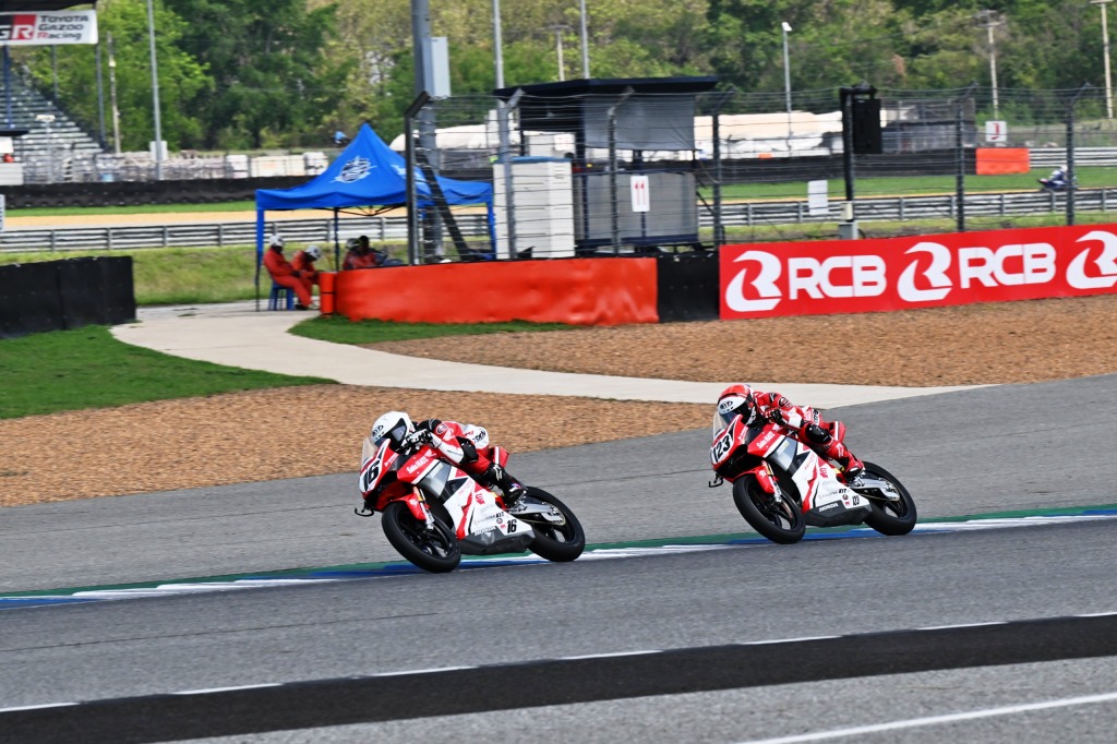 Sederet pebalap Astra Honda Racing Team (AHRT) siap melesat kencang di putaran ketiga Asia Road Racing Championship (ARRC) 2026 yakni #88 M. Adenanta Putra kategori ASB1000, #93 Fadillah Arbi Aditama & #46 Herjun Atna Firdaus kategori SS600 dan #16 Irfan Ardiansyah & #123 Rheza Danica Ahrens kategori AP250 di Mobility Resort Motegi, Jepang, pada 12–14 Juni 2026 I IST