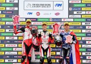 Irfan Ardiansyah (#16) (kiri) sukses mengamankan posisi kedua di panggung balap Asia pada kelas Asia Production (AP) 250 I IST
