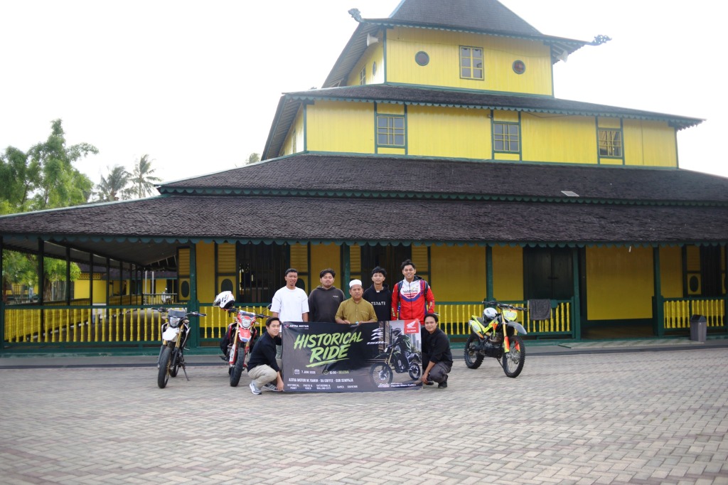 Astra Motor Kalimantan Timur 2 ajak pengguna sepeda motor Honda CRF 150L selami nilai sejarah Kalimantan Timur lewat gelaran Historical Ride yang telah dilaksanakan pada Minggu (07/06) lalu I IST
