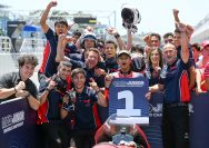 Pebalap binaan PT Astra Honda Motor (AHM) Muhammad Kiandra Ramadhipa (tengah) berhasil meraih podium pertama perdananya pada putaran kedua Moto3 Junior World Championship 2026 di Circuito do Estoril, Portugal, Minggu (14/6) I IST