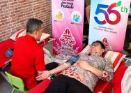 Dalam rangka perayaan HUT ke 56 Astra Motor, Chief Executive Astra Motor Robien Tony melakukan Donor Darah dibantu oleh Palang Merah Indonesia Provinsi Jateng sebagai jembatan penyaluran sumbangan donor darah bagi saudara kita yang membutuhkan I IST