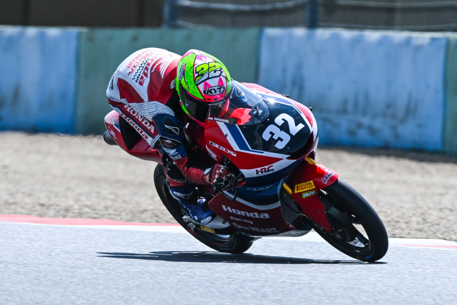 Muhammad Kiandra Ramadhipa amankan empat poin di Sirkuit Nevers Magny-Cours, Prancis pada Minggu (26/07/2026) dengan finish ke-12 dan berhasil berada di 5 besar klasemen sementara I IST