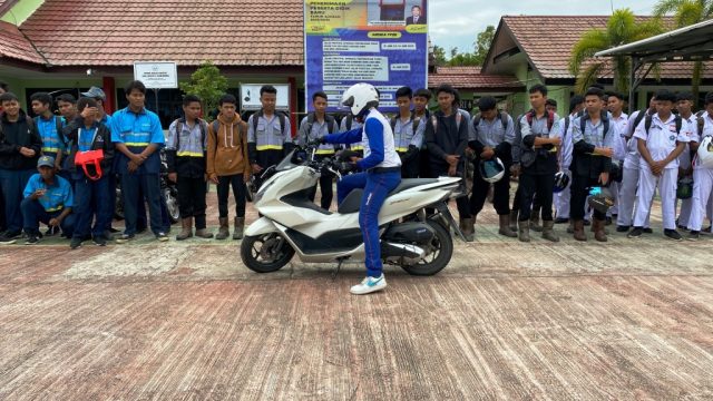 Astra Motor Kalimantan Timur 2 selaku Main Dealer sepeda motor Honda dan bagian dari PT Astra International Tbk bagikan tips #Cari_Aman saat berkendara bagi pelajar yang siap memasuki masa sekolah yang dijadwalkan pada Senin (13/7) mendatang i IST