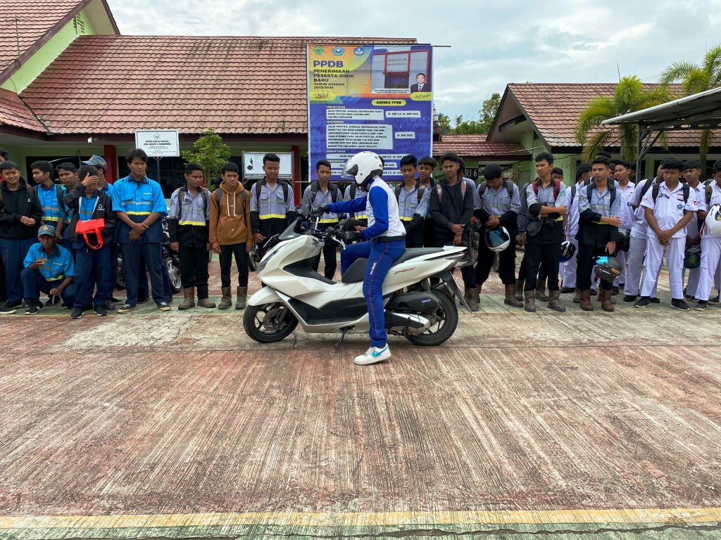 Astra Motor Kalimantan Timur 2 selaku Main Dealer sepeda motor Honda dan bagian dari PT Astra International Tbk bagikan tips #Cari_Aman saat berkendara bagi pelajar yang siap memasuki masa sekolah yang dijadwalkan pada Senin (13/7) mendatang i IST