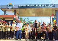 Peresmian Gerbang Ekowisata Kalitalang ini merupakan bagian komitmen Yayasan AHM dalam melanjutkan pengembangan desa yang telah dimulai sejak November 2025 melalui program KKN Tematik Satu Hati bersama Universitas Gajah Mada dan pemerintah wilayah setempat. Hadir dalam peresmian ini Rektor UGM Prof. dr. Ova Emilia, M.Med.Ed., Sp.OG(K)., Ph.D. dan Bupati Klaten Hemanang Wajar Ismoyo, S.I.Kom I IST
