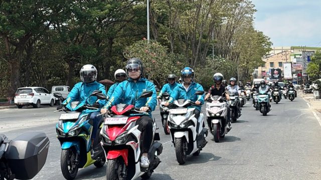 Memperingati Hari Pelanggan Nasional, jajaran Management Astra Motor Kalimantan Timur 2 bersama 30 pengguna sepeda motor Honda dalam rangkaian rolling city yang telah dilaksanakan pada Sabtu (5/9) akhir pekan kemarin I ISTIMEWA