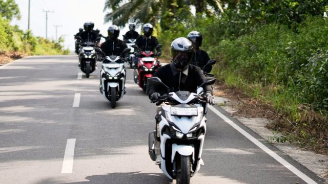 Astra Motor Kalimantan Timur 2 selaku Main Dealer sepeda motor Honda dan bagian dari PT Astra International Tbk Honda memberikan tips aman berkendara mengantisipasi cuaca kota Samarinda yang berasap imbas dari Karhutla I ISTIMEWA
