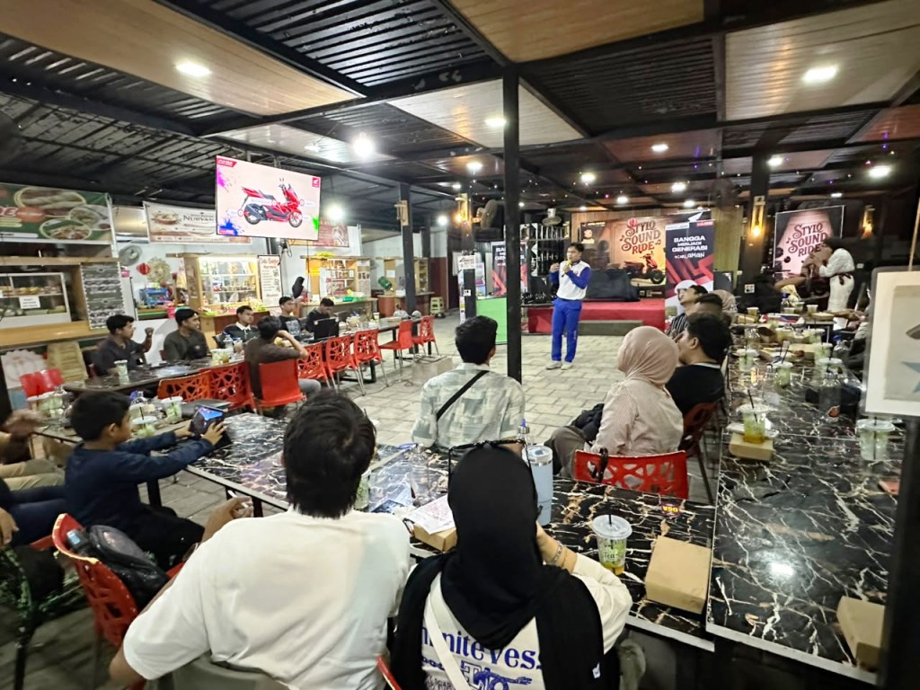 Astra Motor Kalimantan Timur 2 ajak lebih dari 27 komunitas sepeda motor Honda di Samarinda dalam memperkuat kebersamaan bikers dan edukasi keselamatan berkendara lewat gelaran bertajuk “Stylo Sound Ride” pada akhir September lalu di Sejati Café Samarinda I ISTIMEWA