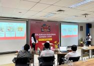 Salah satu peserta AHM Best Student 2026 saat mempresentasikan hasil karyanya di hadapan dewan juri pada seleksi Regional AHMBS 2026, Senin (7/9/2026) I WADAHKATA.ID